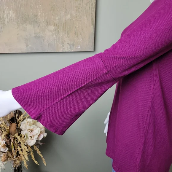 Old Navy Ribbed Knit Top - Picture 5 of 9